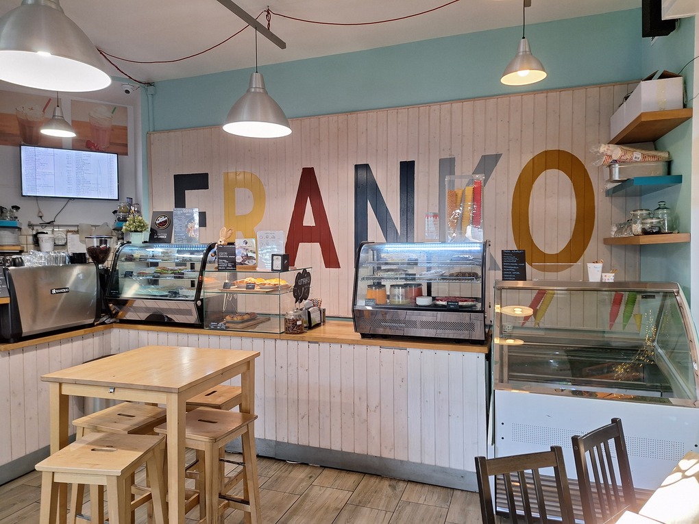 Kép a Franko tejbár belső részéről