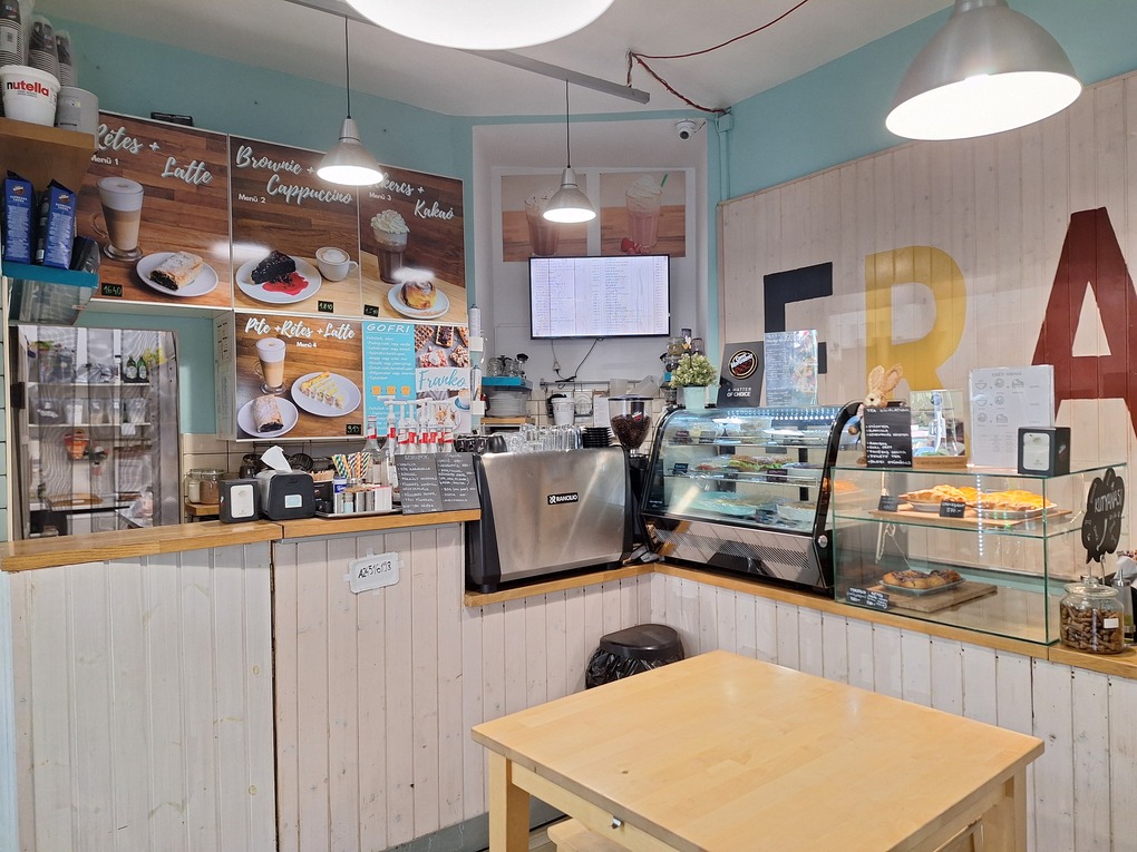 Kép a Franko tejbár belső részéről